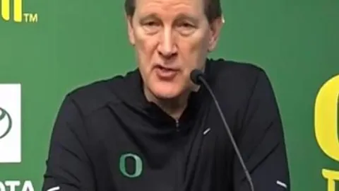 鹈鹕队遭遇误判，科尔挑战成功，奥妞犯规被判罚